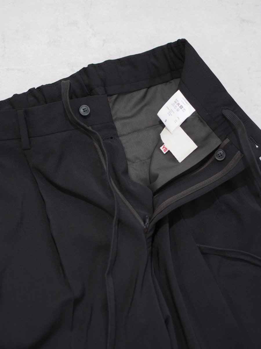 画像8:  YOKO SAKAMOTO  / DOUBLE PLEATED TROUSERS / SUSTAINABLE & RECYCLE / POLYESTER GABARDINE (8)
