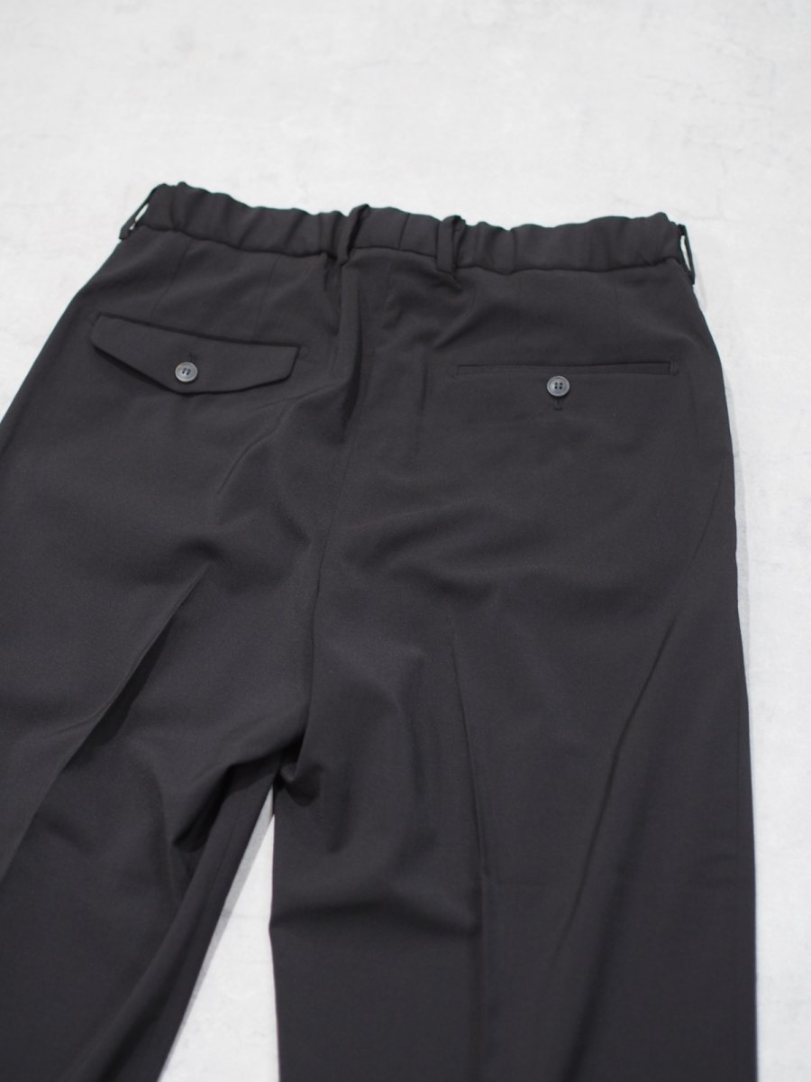画像5:  YOKO SAKAMOTO  / DOUBLE PLEATED TROUSERS / SUSTAINABLE & RECYCLE / POLYESTER GABARDINE (5)