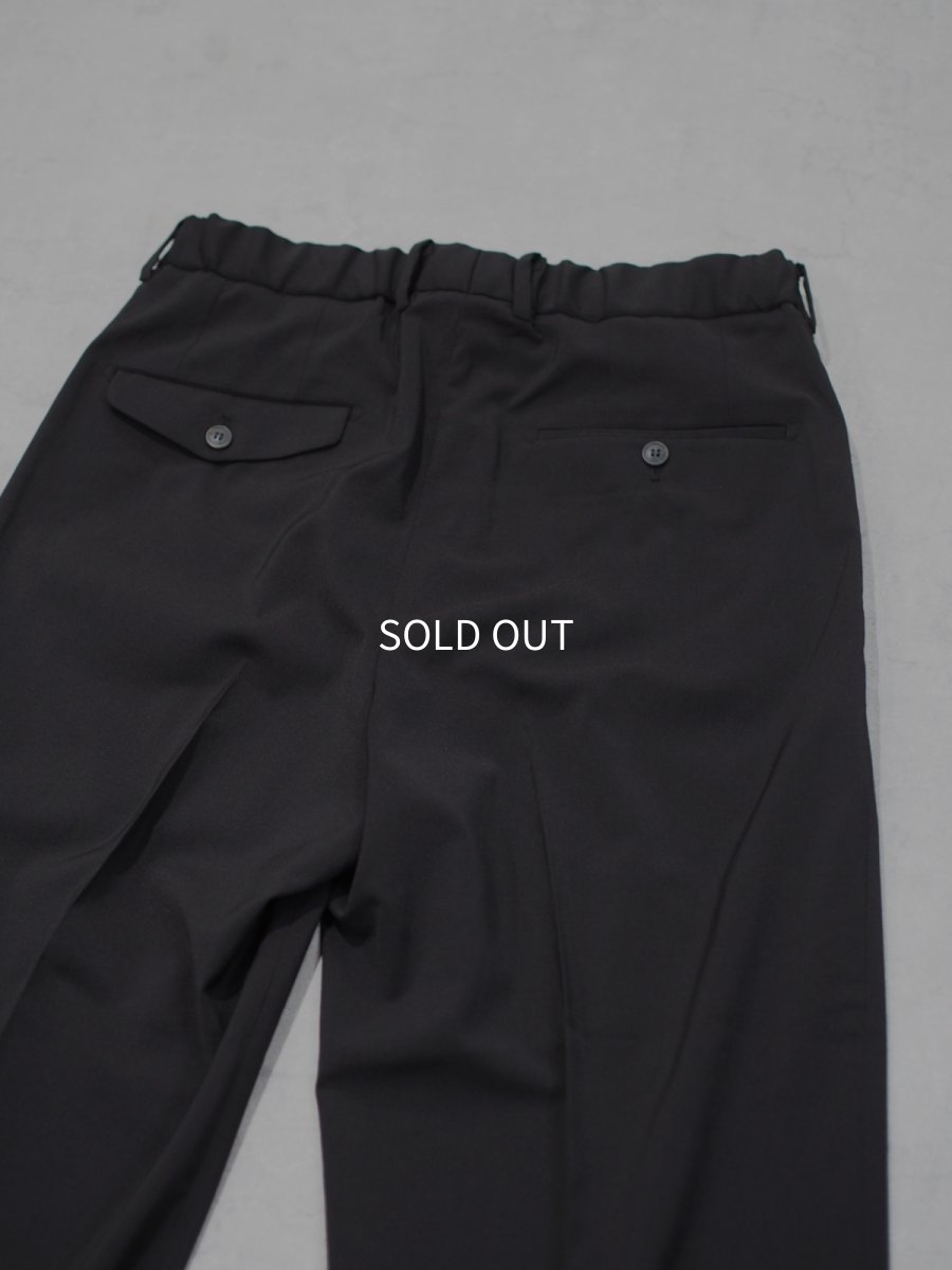 画像5:  YOKO SAKAMOTO  / DOUBLE PLEATED TROUSERS / SUSTAINABLE & RECYCLE / POLYESTER GABARDINE (5)