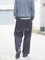 画像7:  YOKO SAKAMOTO  / DOUBLE PLEATED TROUSERS / SUSTAINABLE & RECYCLE / POLYESTER GABARDINE (7)